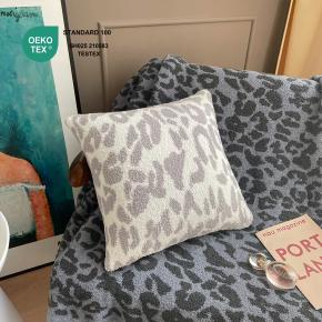 Luxury Home Decor Bedding Custom Fluffy Sofa Poly Knitted Pillow Cover for Couch